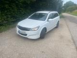 Opel Astra OPC line - Opel Astra Kombi Opc mit Benzin-Antrieb