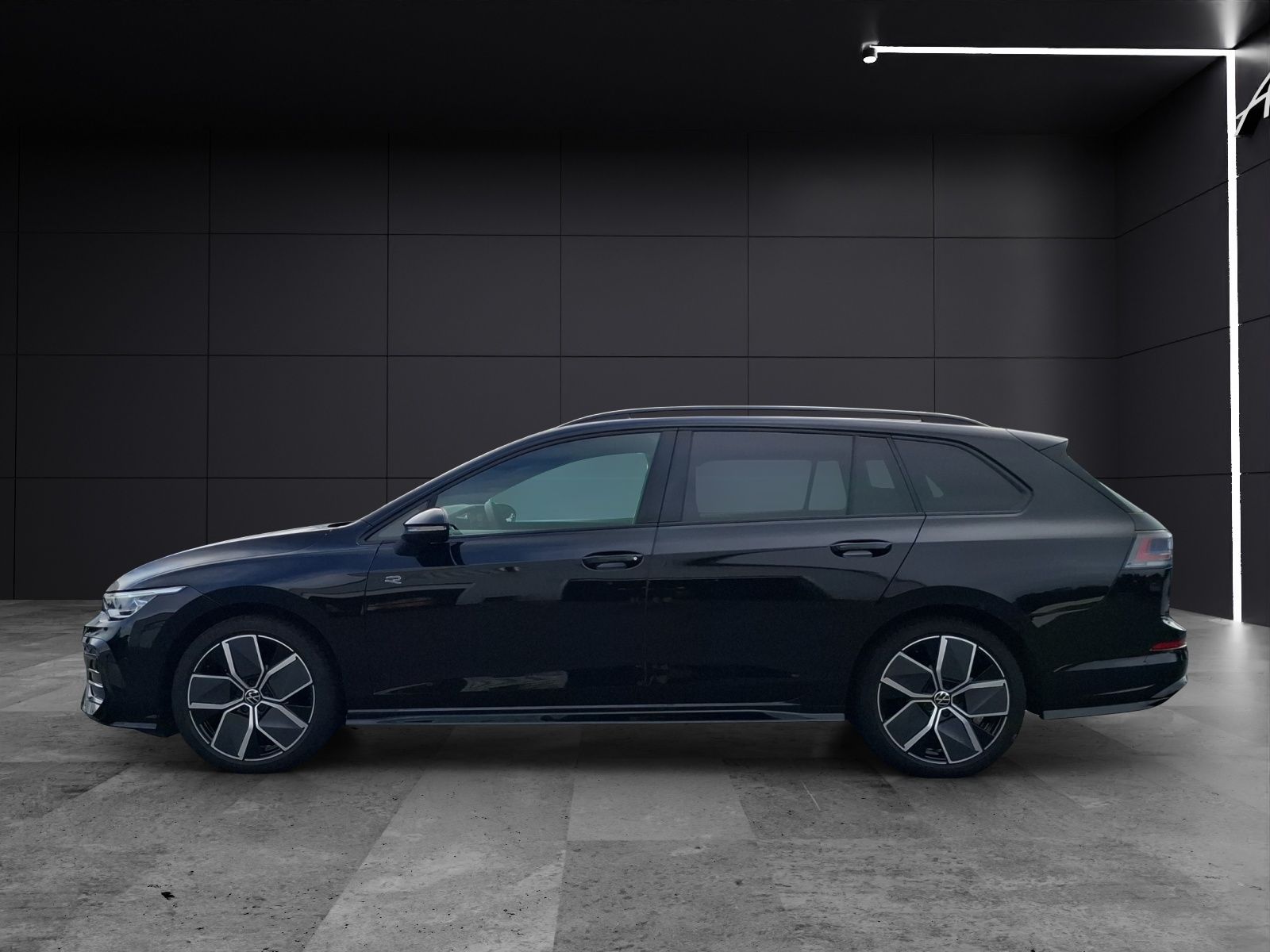 Fahrzeugabbildung Volkswagen Golf VIII Variant TSI R-Line Matrix AHK Navi AID