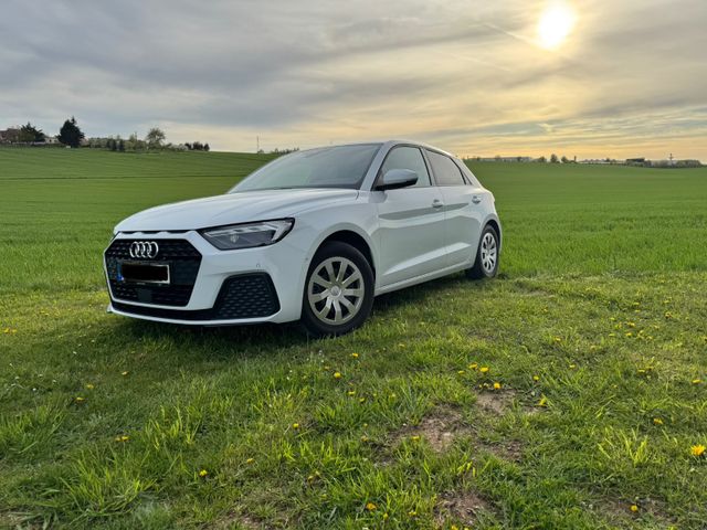 AUDI A1 S Line DSG LED Alcantara Serviceheft Kamera 