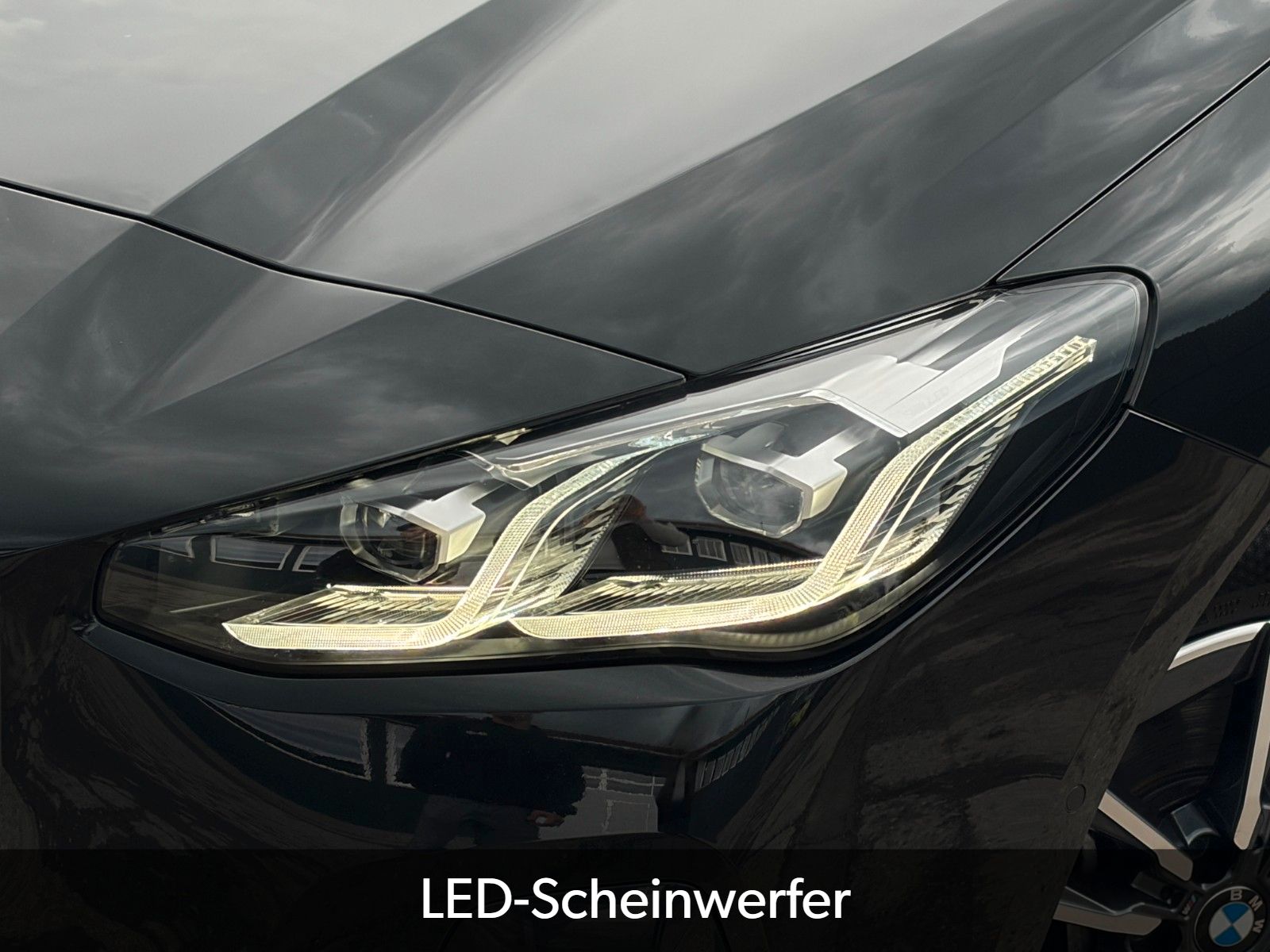 Fahrzeugabbildung BMW 218i Active Tourer M Sport Alcan. Massage CAM