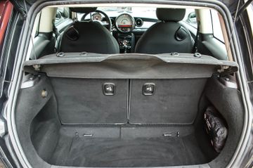 Fahrzeugabbildung MINI Cooper 1.6 Automatik CHILI-PAKET PDC SIHZG 2HAND