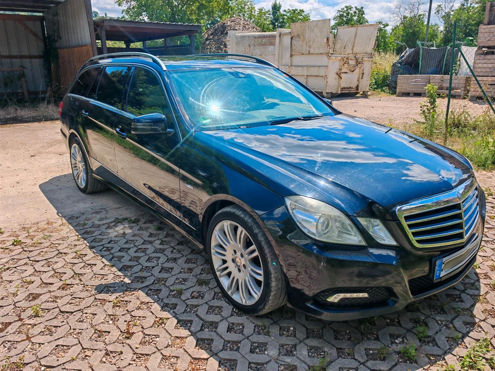 Mercedes-Benz E200 2010 — interior