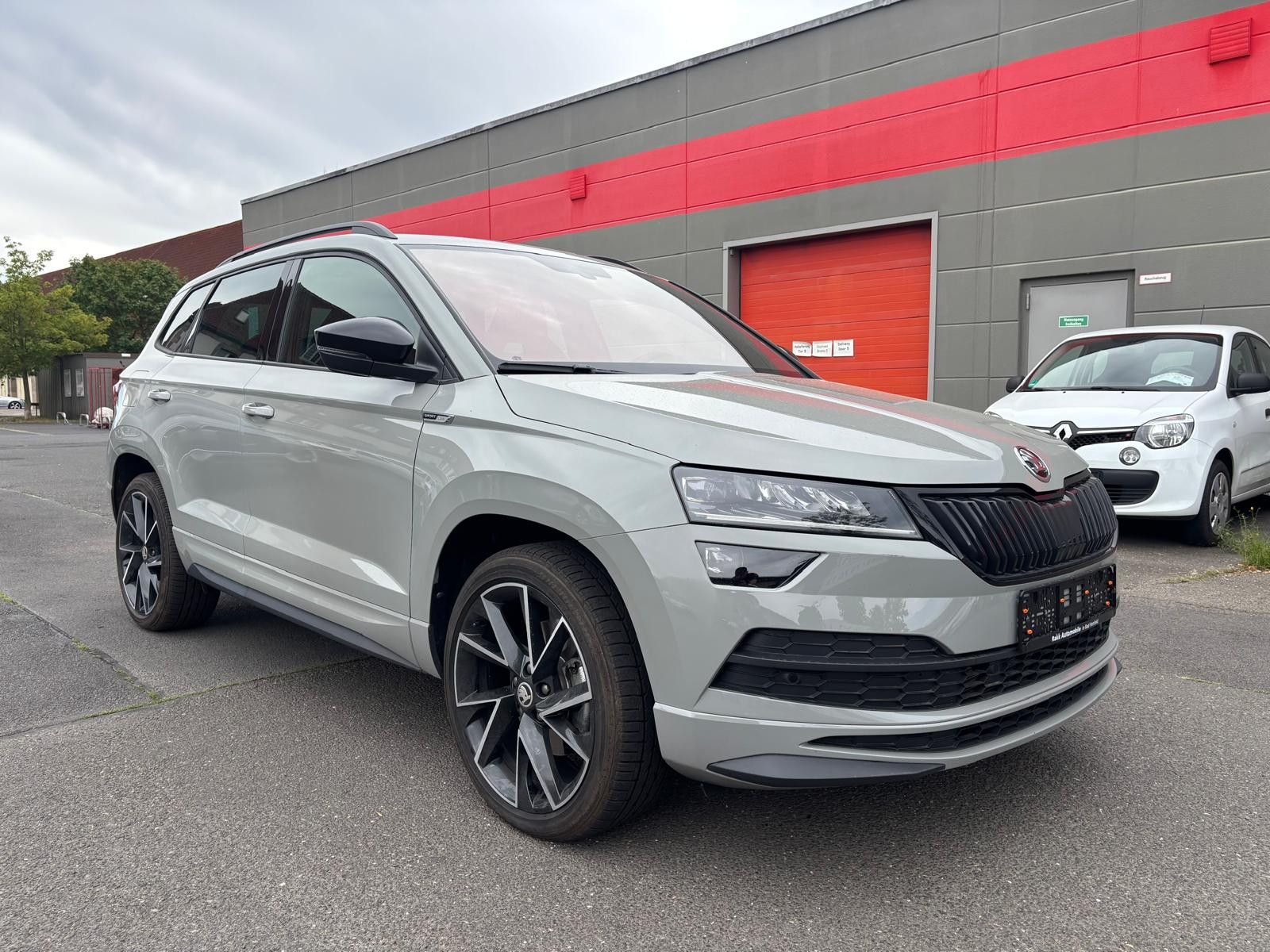 Fahrzeugabbildung SKODA Karoq SportLine 4x4-ACC-PANO-VIRTUAL-KAM-SHZ-LED