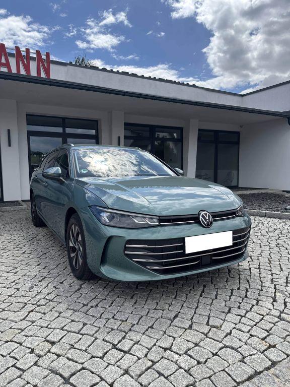 Volkswagen Passat Variant 1.5 e-TSI OPF DSG Business