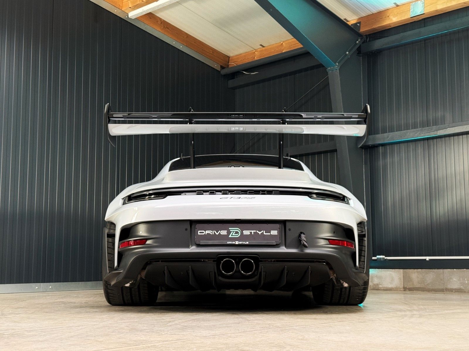 Fahrzeugabbildung Porsche 992 GT3 RS + Weissach + Approved + Clubsport