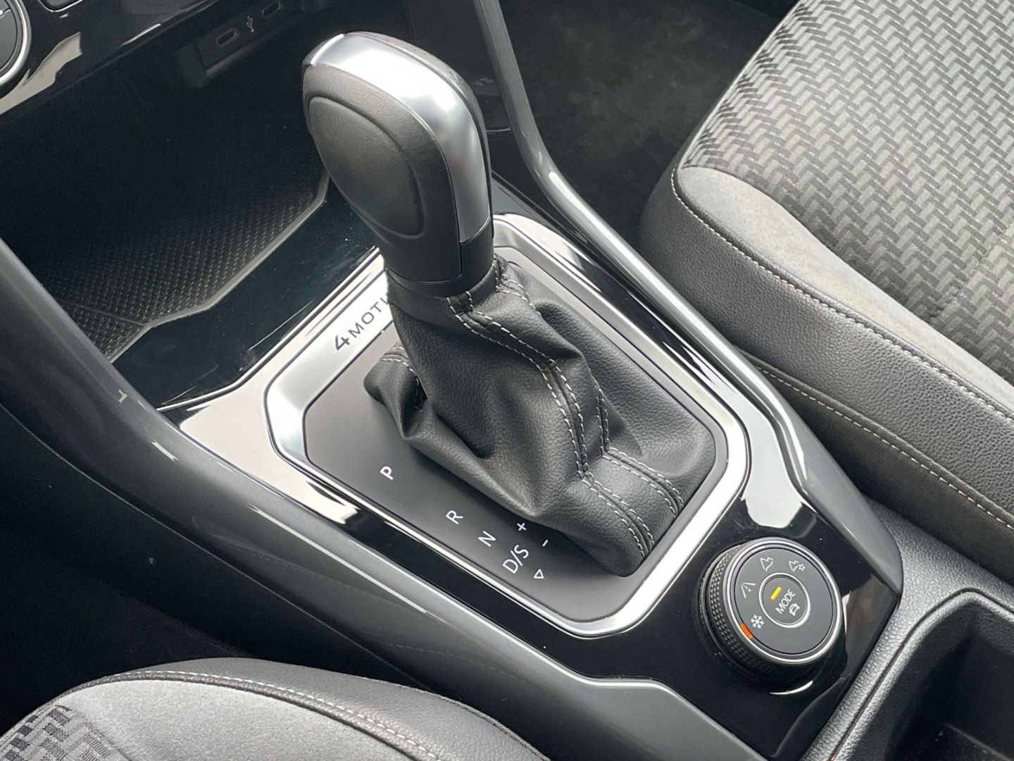 T-Roc 2.0TSI DSG Sport R-Line 4Motion Kamera/LED