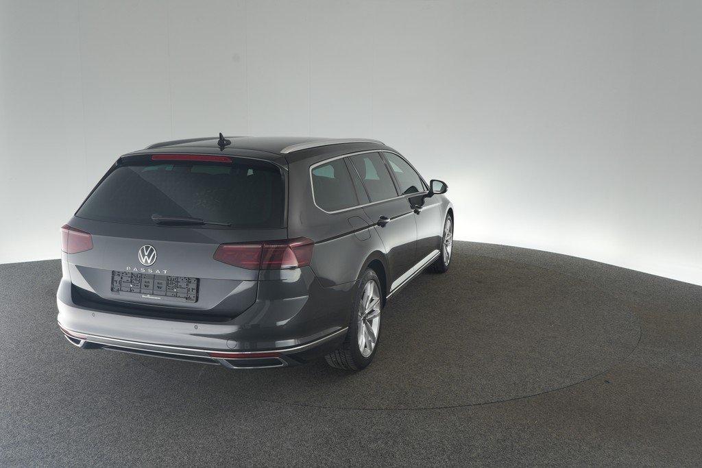 Volkswagen Passat Variant 2.0 TDI DSG Elegance Matrix ACC