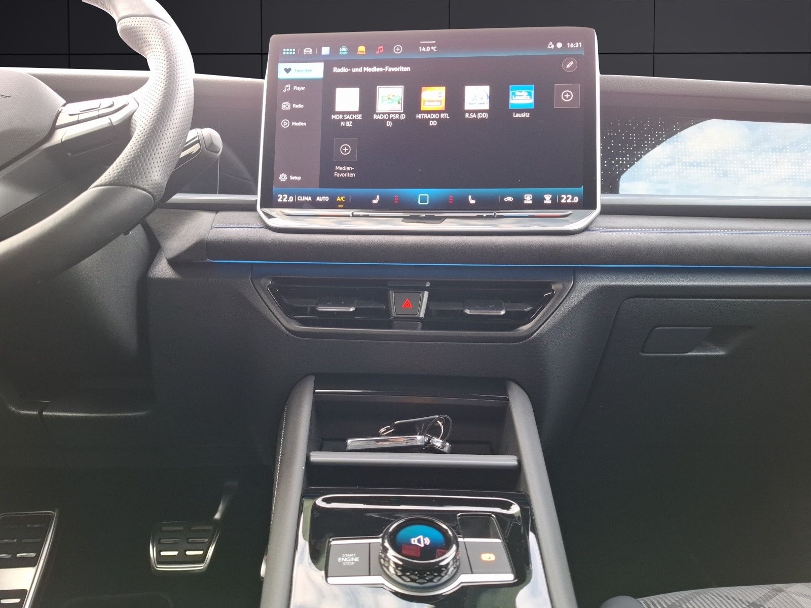 Fahrzeugabbildung Volkswagen Tayron TDI R-Line DSG 4M Matrix AHK Navi AID HUD