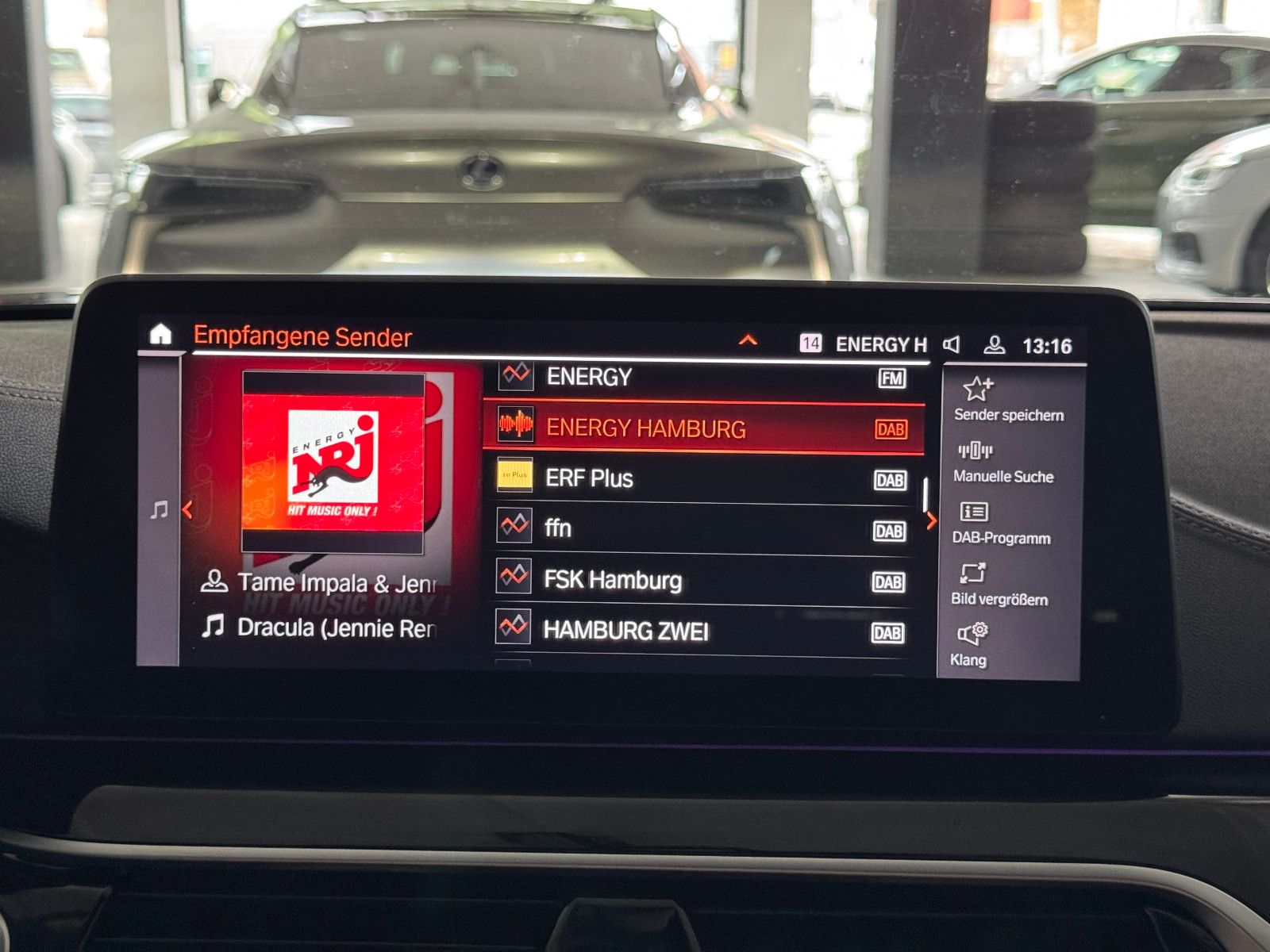 Fahrzeugabbildung BMW 520 d T LUXURY LINE HUD PANORAMA LASER VOLL