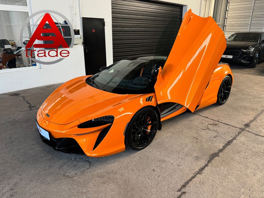 Image of McLaren Artura