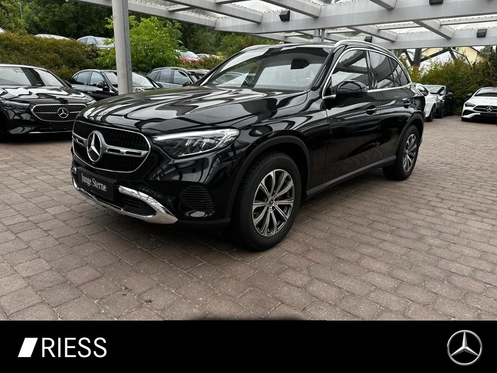 MERCEDES-BENZ GLC 200 4M Avantgarde Navi LED AHK MBUX Akustik