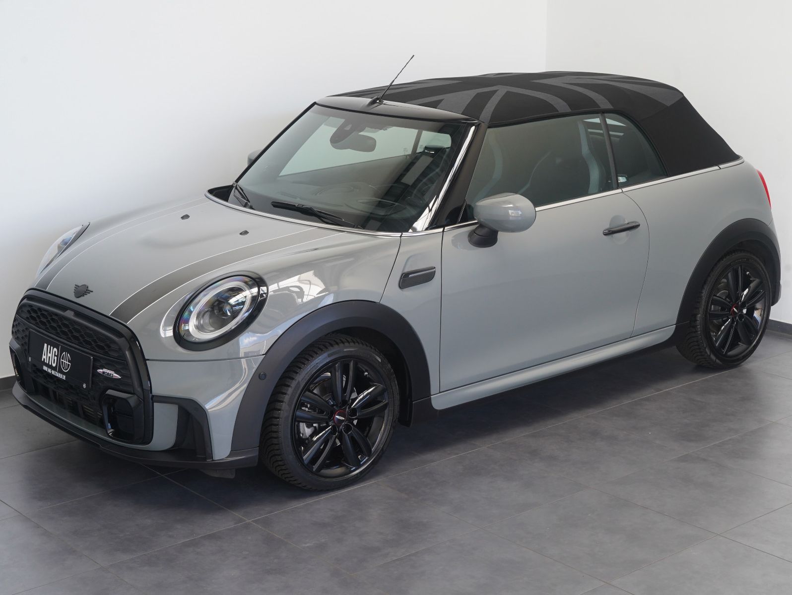 Fahrzeugabbildung MINI Cooper Cabrio John Cooper Works Trim MINI YOURS