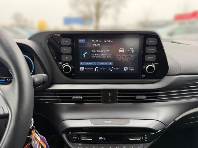 Fahrzeugabbildung Hyundai i20 Advanced 1.0 T-GDI +CARPLAY+TEMPOMAT+SHZ+RFK