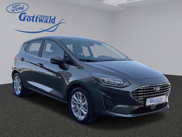 Ford Fiesta Titanium LED Winter-Paket RFK PDC Regense