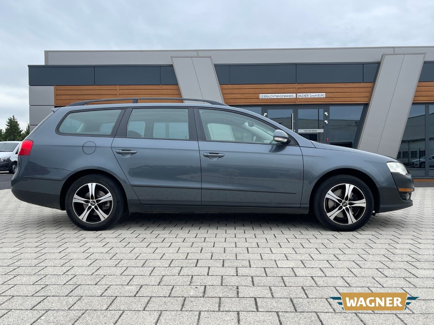 Fahrzeugabbildung Volkswagen Passat Variant Trendline Sitzheizung TÜV 03/2028