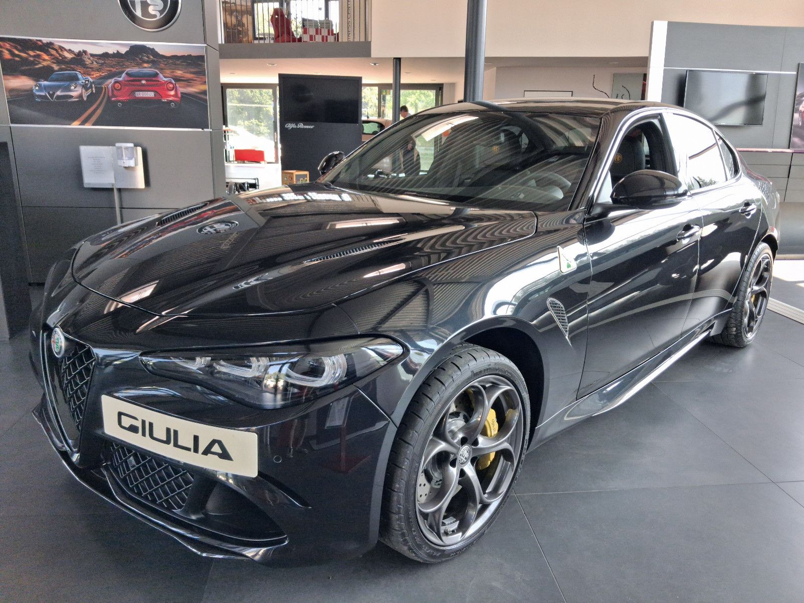 Fahrzeugabbildung Alfa Romeo Giulia Quadrifoglio Oro