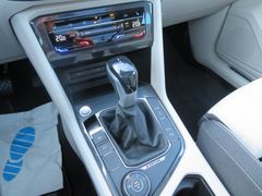 VW Tiguan 2.0 TDI Elegance 4M Matrix Navi Ahk Pano VW Tiguan 2.0 TDI Elegance 4M Matrix Navi Ahk Pano