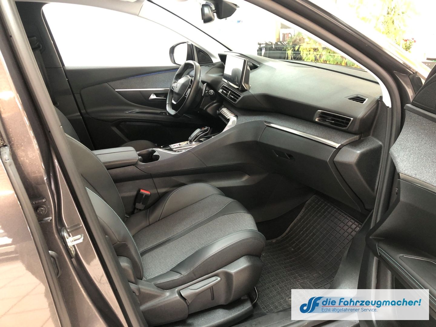 Fahrzeugabbildung Peugeot 3008 Allure Pack 1.5 BlueHDi Navi Digitales Cock