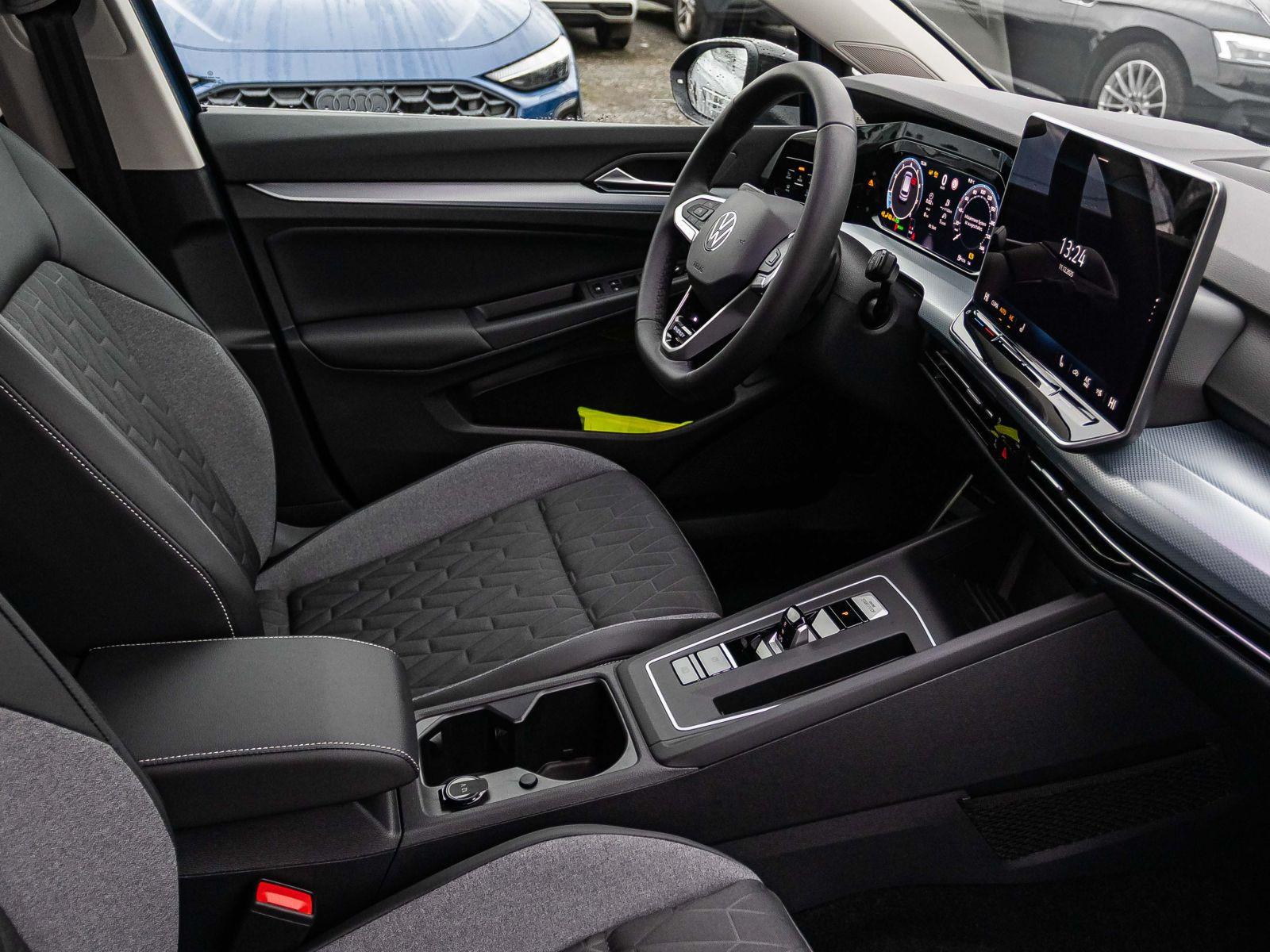 Volkswagen Golf VIII Life 1.5 eTSI DSG Navi LED ACC CarPlay, миниатюра 18