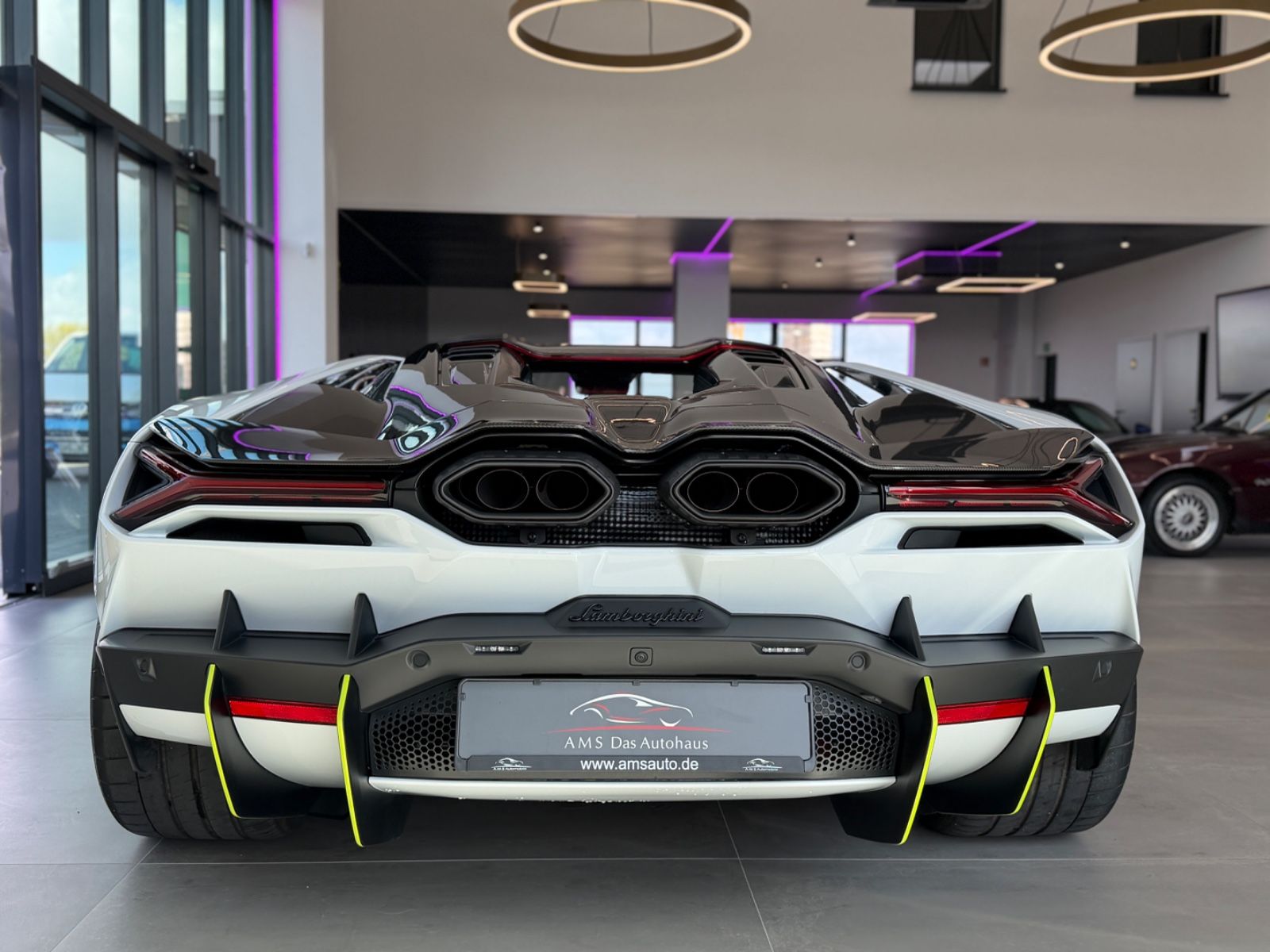 Revuelto V12 Full Carbon Lift Sonus