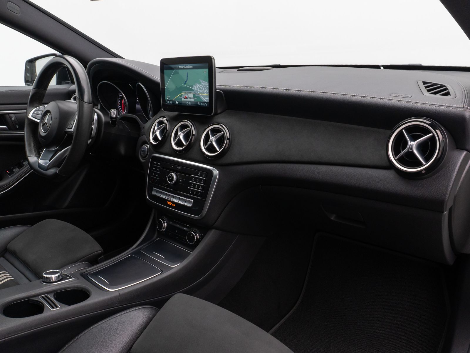 Fahrzeugabbildung Mercedes-Benz CLA 220 Shooting Brake /d 4Matic AMG Pano Standh