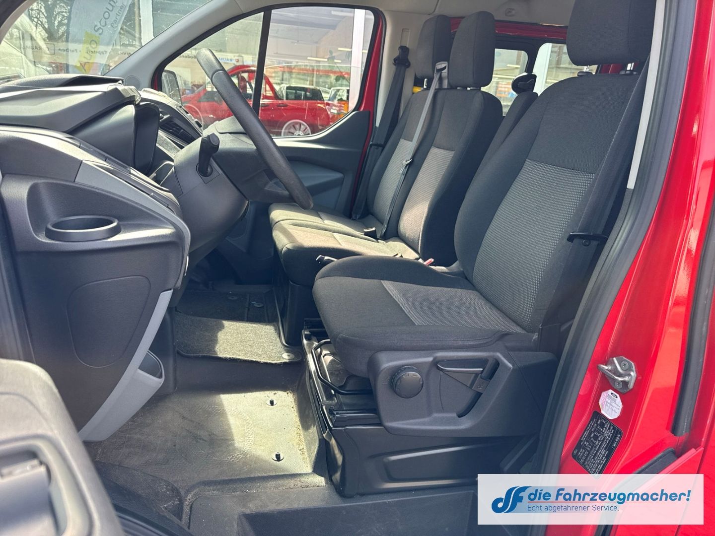 Fahrzeugabbildung Ford Transit Custom Kombi 300 L1 2.2 TDCi *8427 Expor