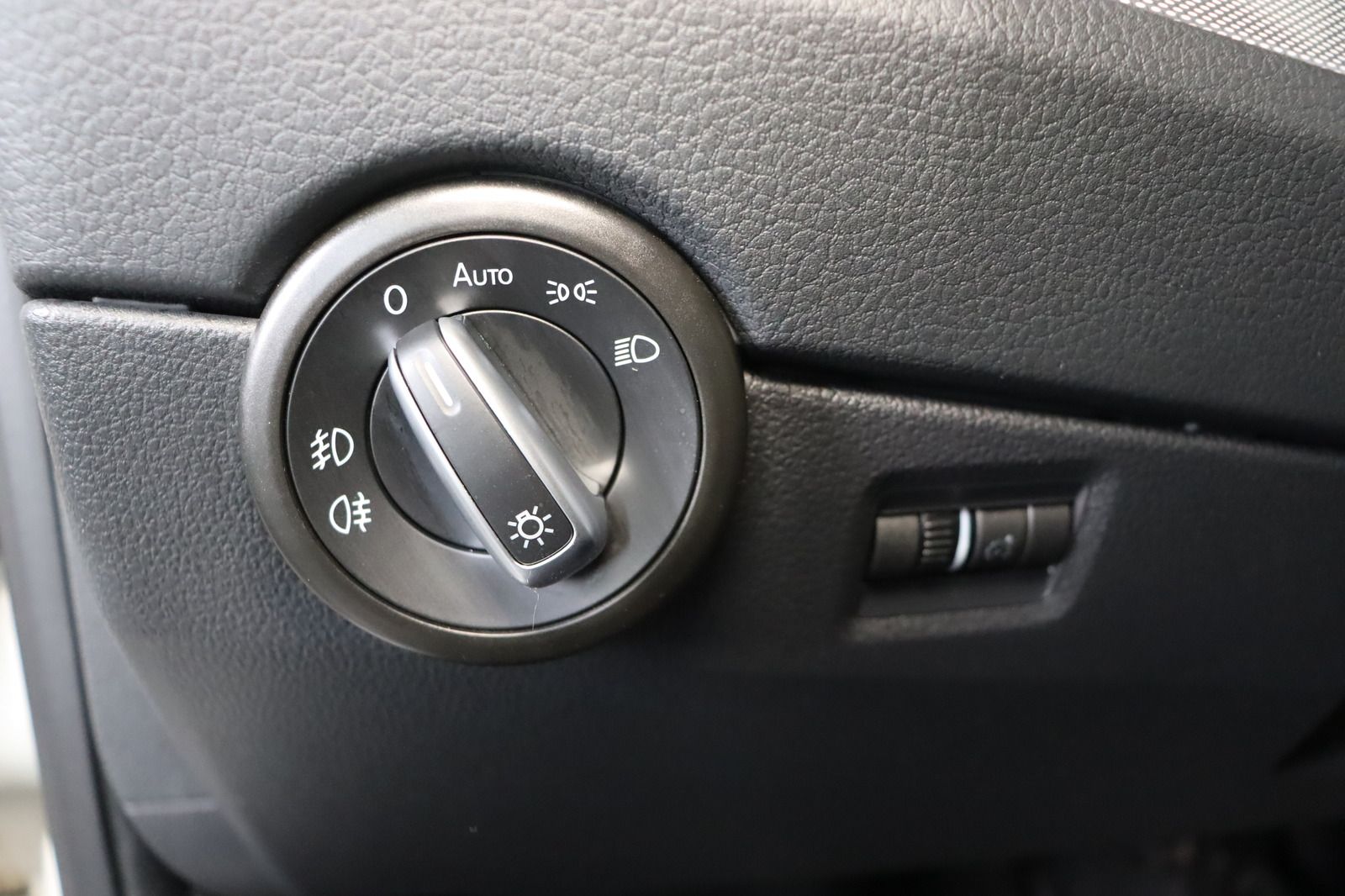Fahrzeugabbildung Volkswagen T6 2.0 TDI Multivan Highl. * ACC 2xSchiebet LED