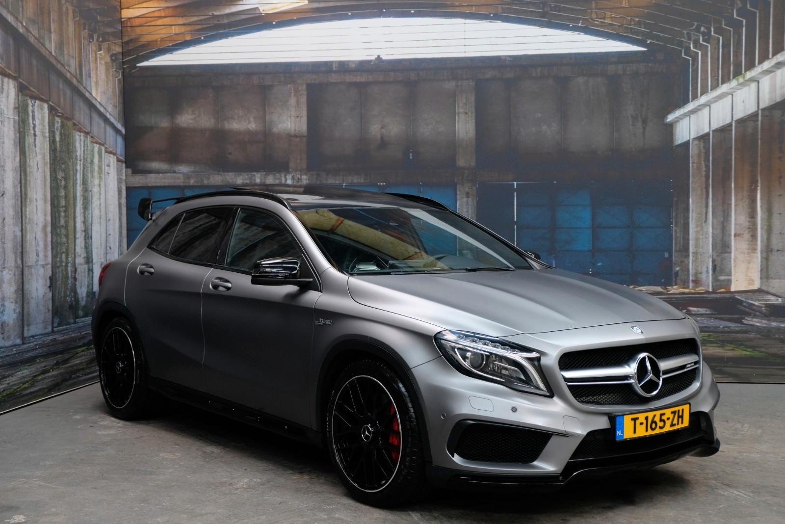 Mercedes-Benz GLA 45 AMG Performance Pano*Schalensitze*Voll