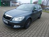 Skoda Octavia Combi Elegance 1 Hand - Skoda Octavia aus 2011: Elegance