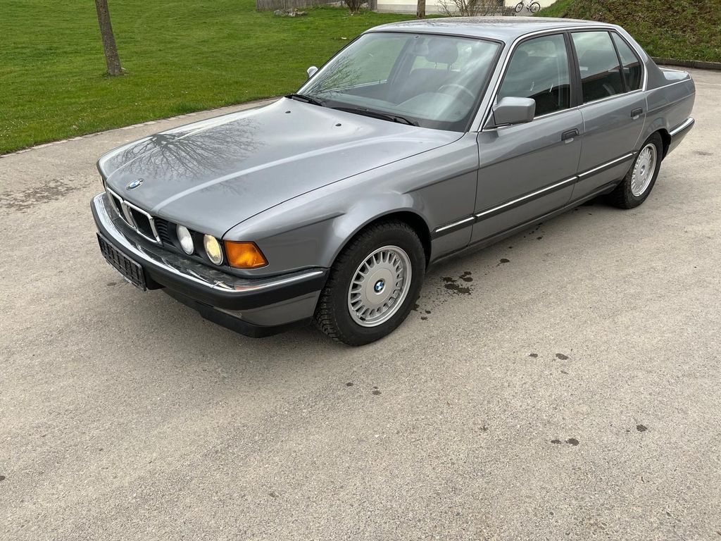 Image of BMW 730