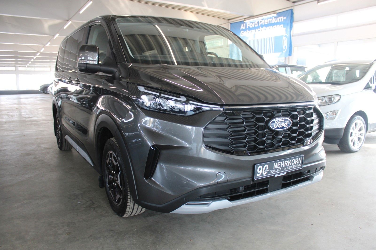 Fahrzeugabbildung Ford Tourneo Custom L1 Active AWD Automatik AHK STDHZ