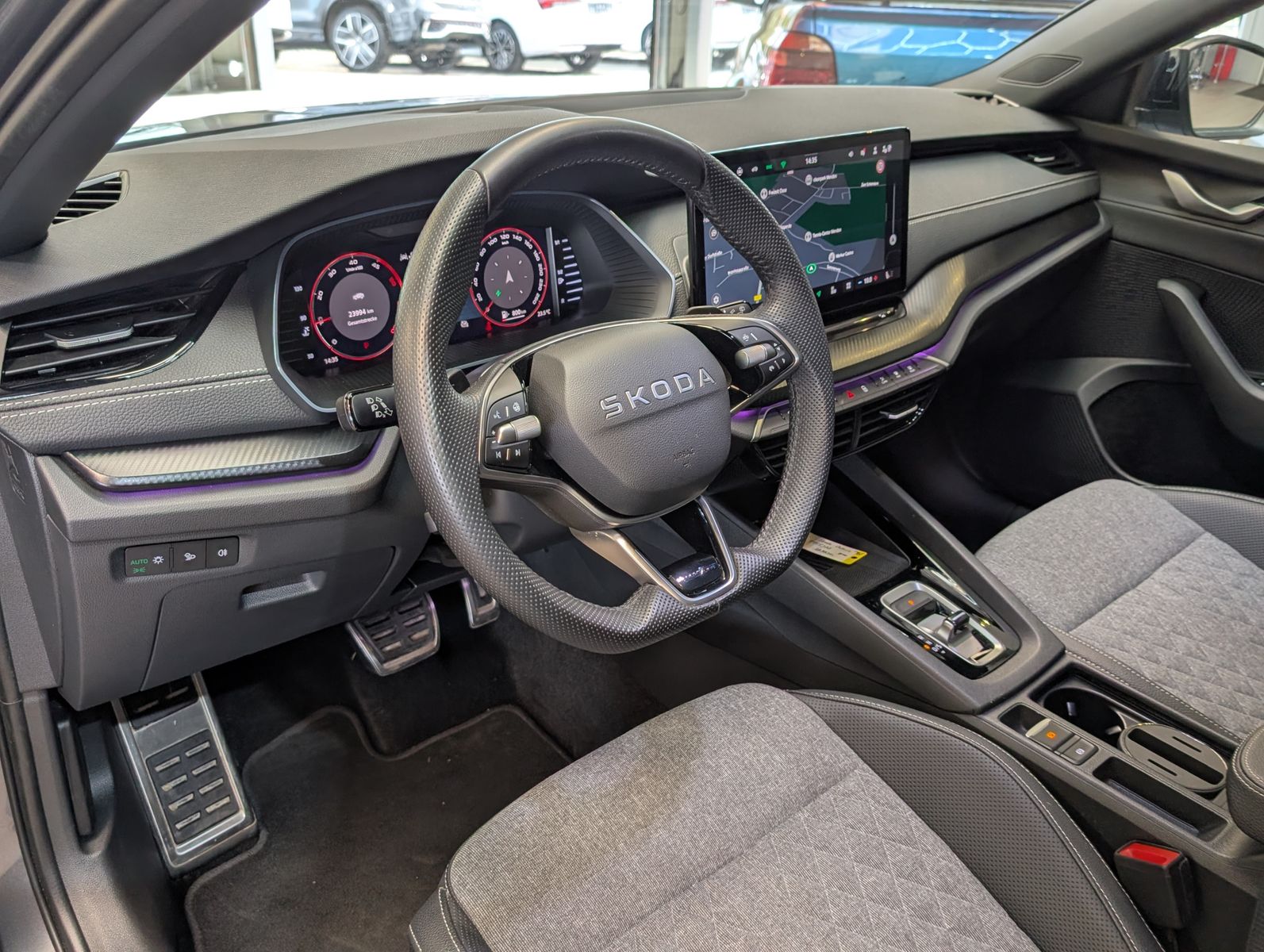 Fahrzeugabbildung SKODA Octavia 2.0 TDI DSG Sportline Matrix 5J-Garantie