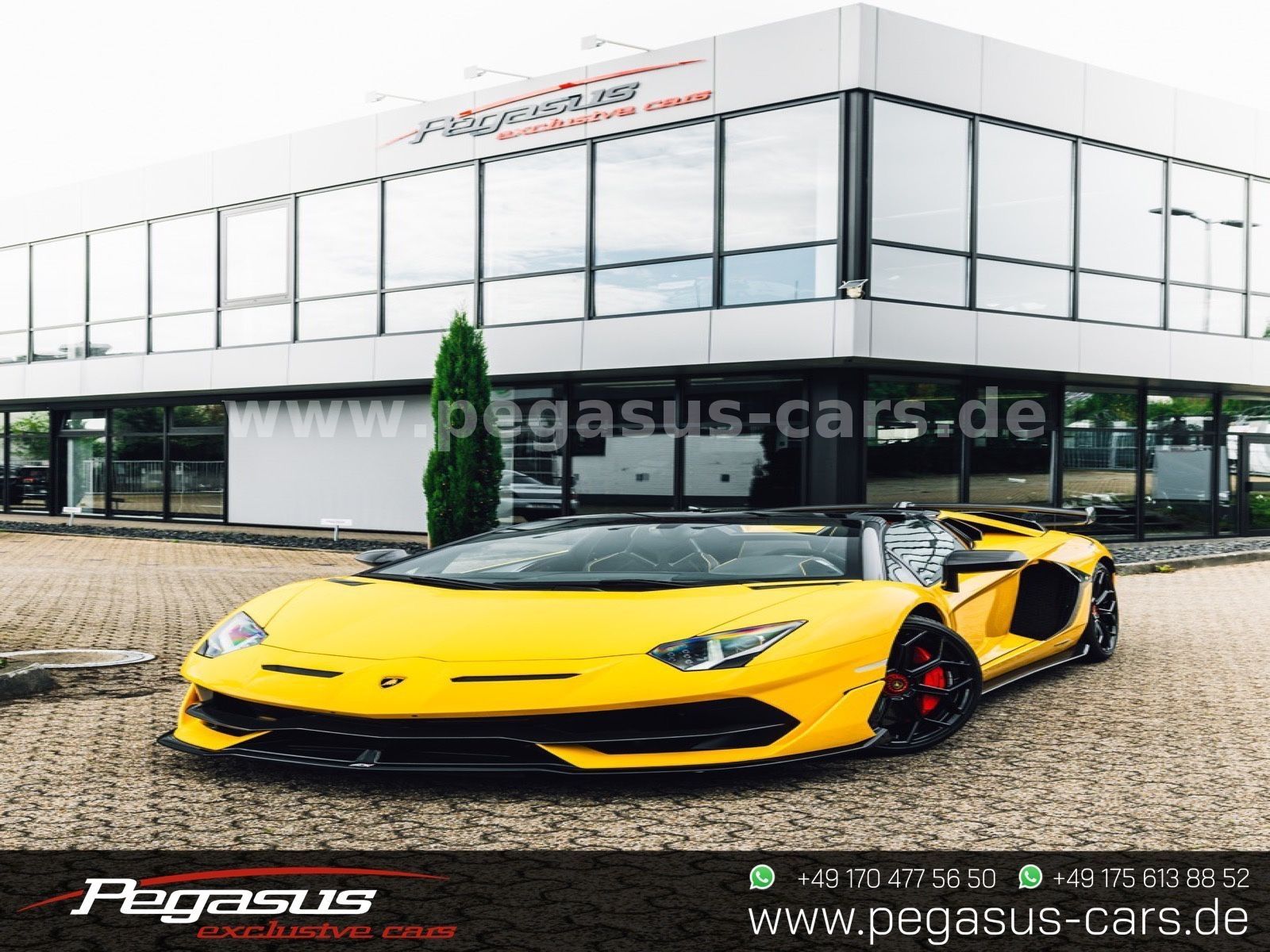 LAMBORGHINI Aventador - 32