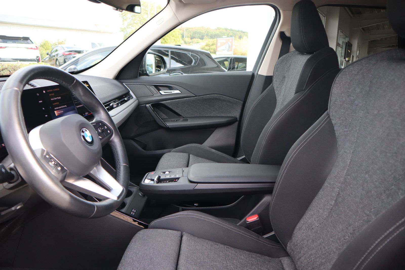 BMW X1 sDrive18i DAB LED Komfortzg AHK Shz RFK foto 5