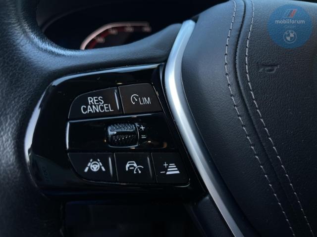 BMW 520 d Lim. StandHZG AHK HUD HiFi ACC Kamera DAB+