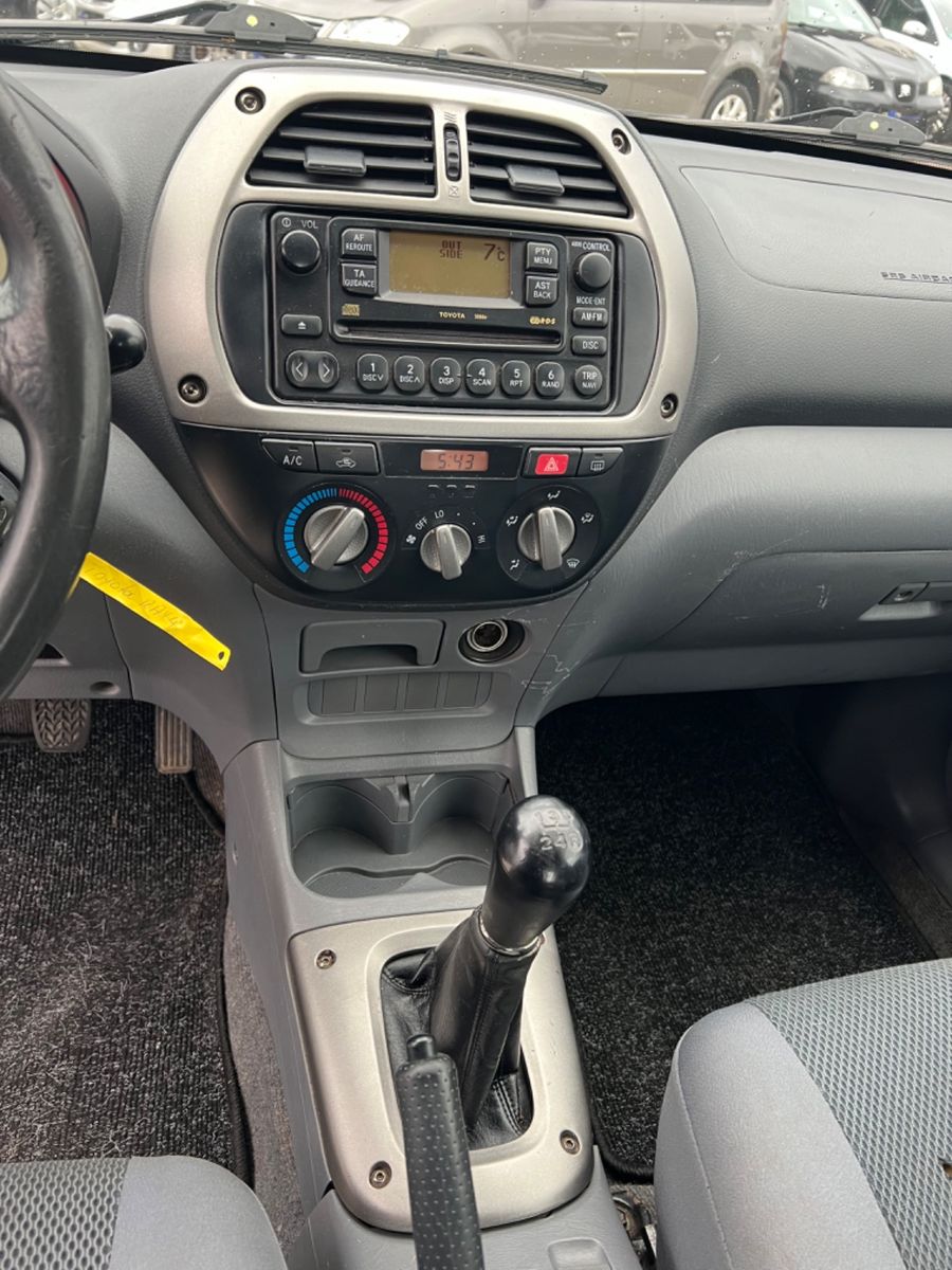 Fahrzeugabbildung Toyota RAV 4 2.0 4x4