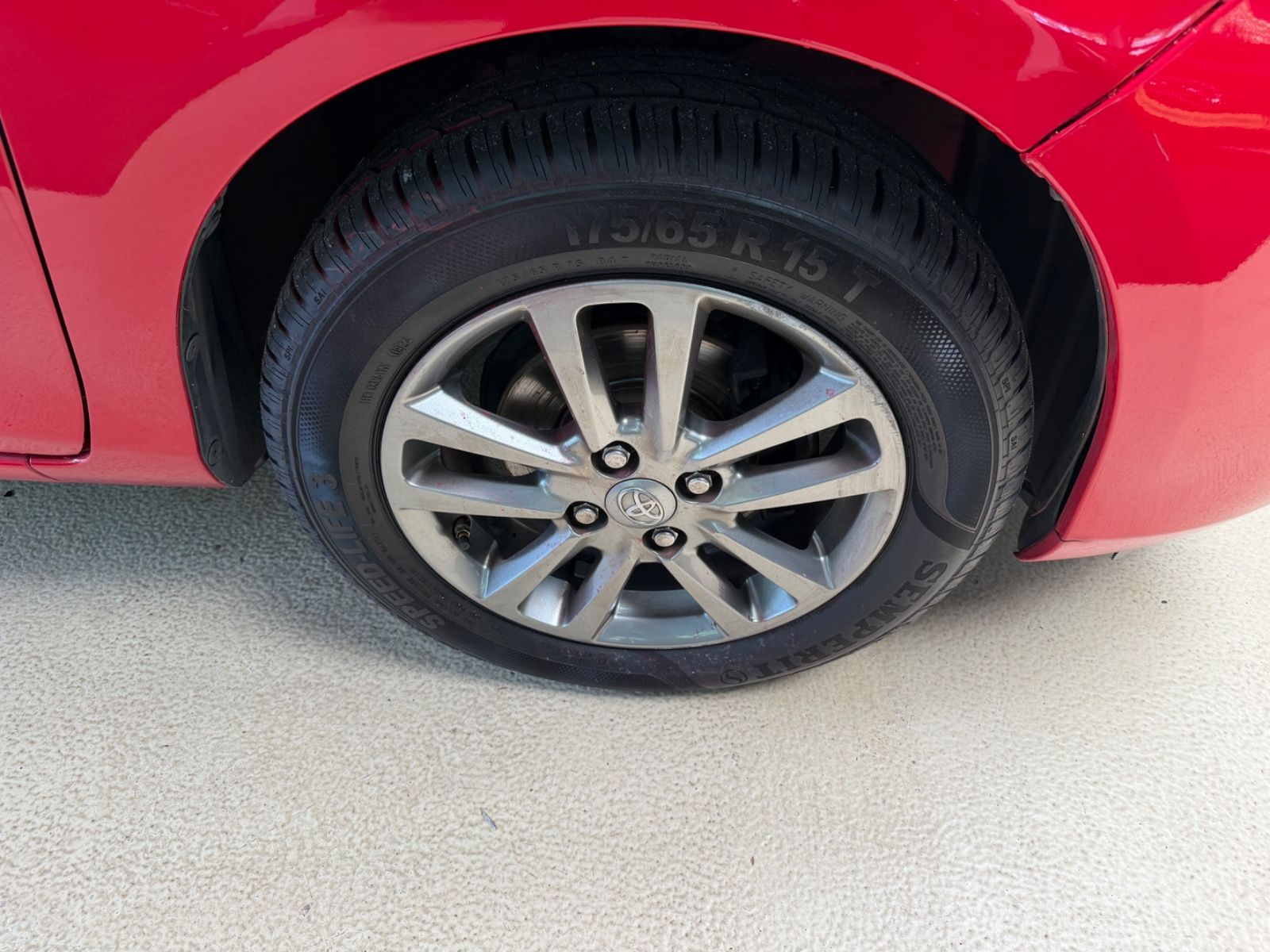 Fahrzeugabbildung Toyota Yaris *Rückfahrkamera*