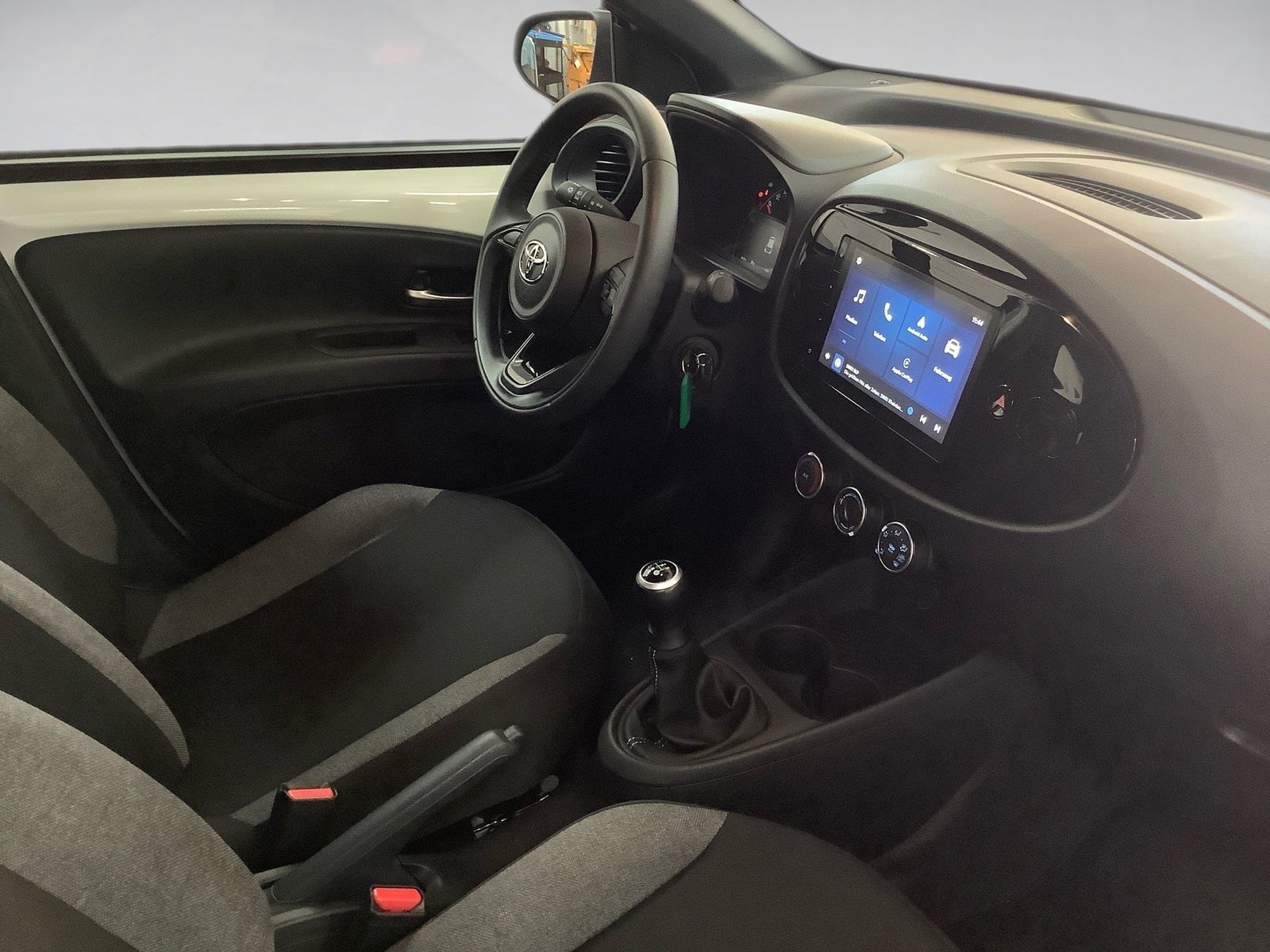 Fahrzeugabbildung Toyota Aygo X 1.0 Business Edition Navi,SHZ,SoundSys,AC