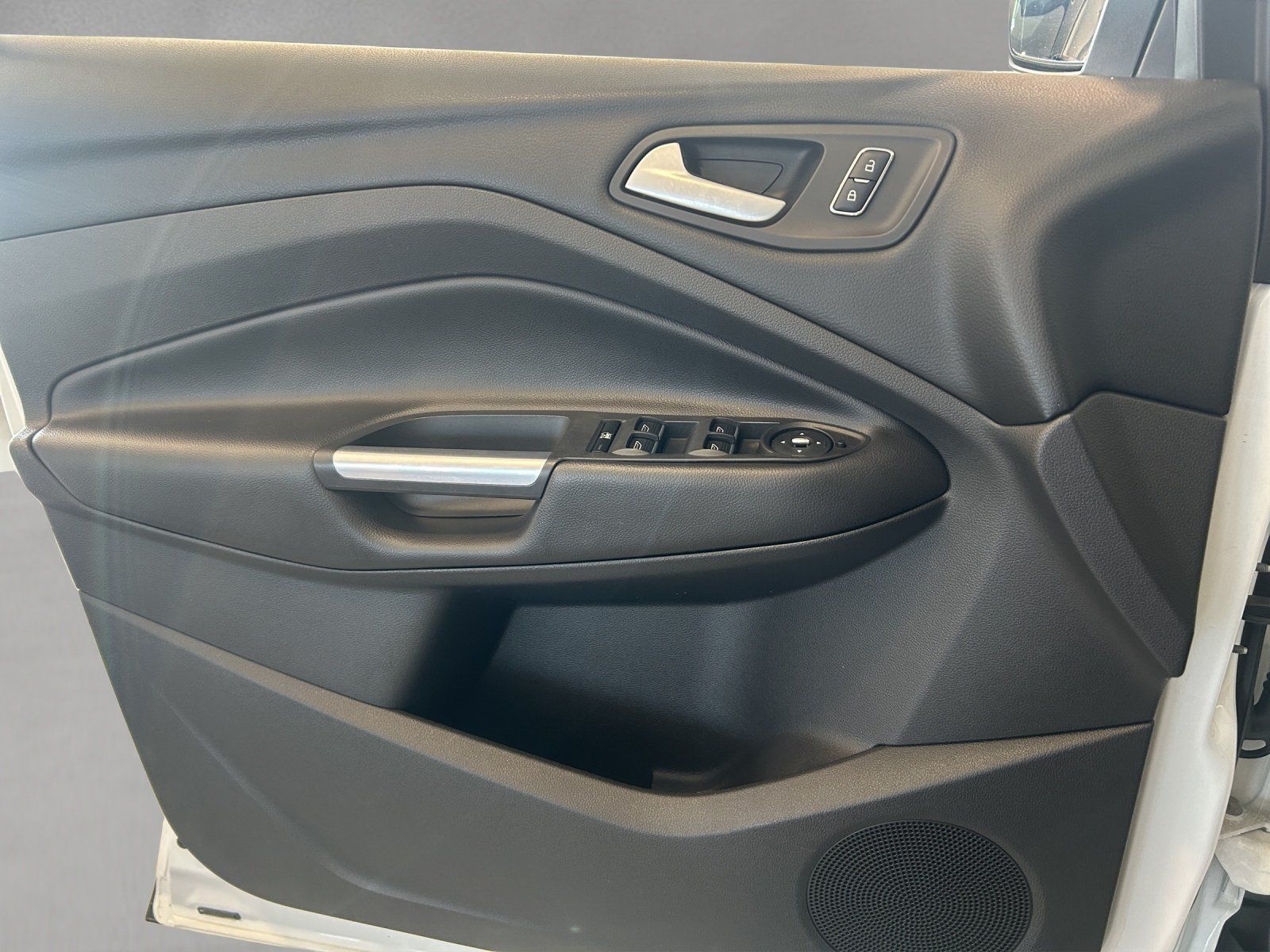 Fahrzeugabbildung Ford Kuga Titanium 1,6 Ecoboost 4x4 Automatik