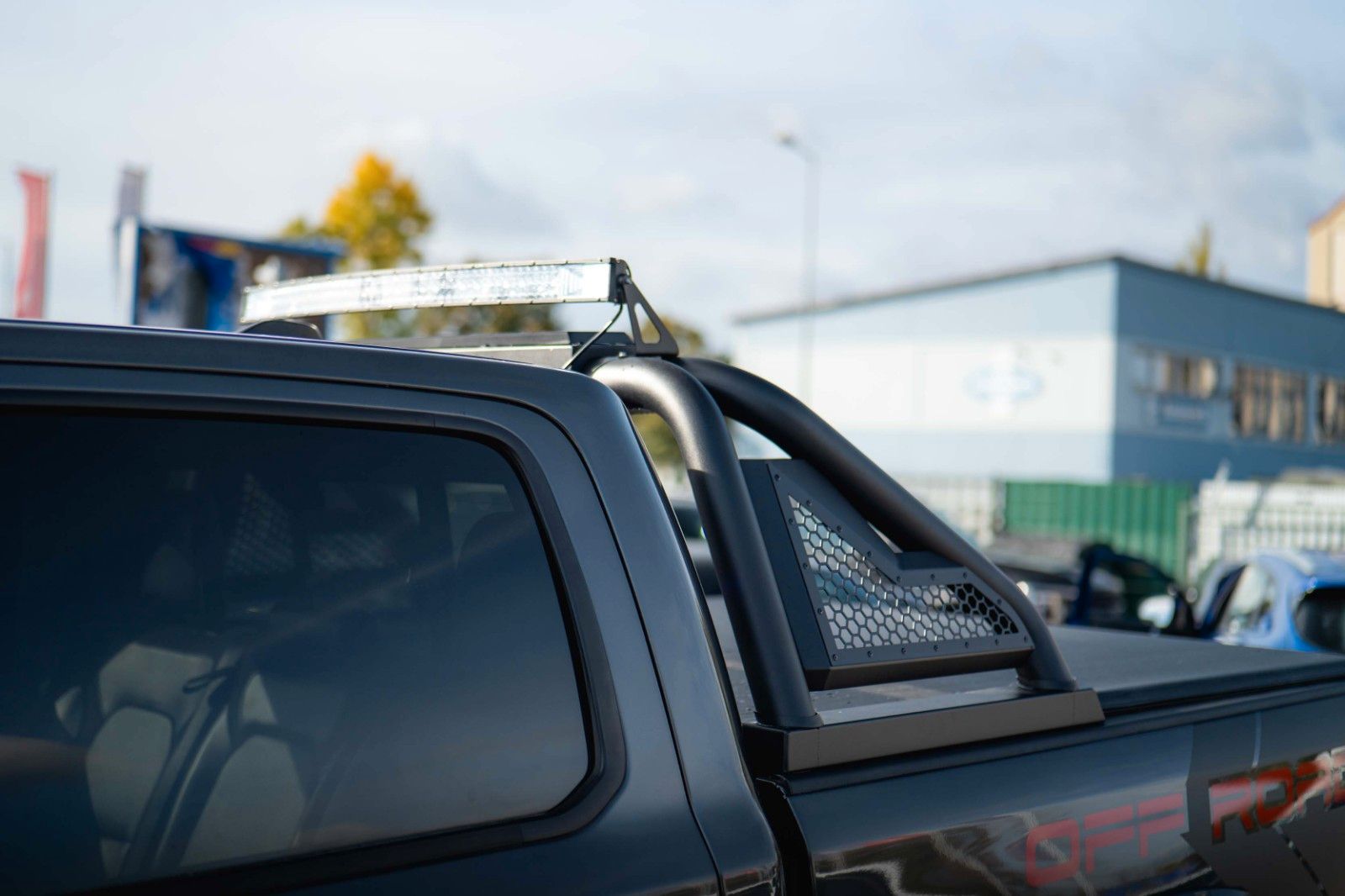 Fahrzeugabbildung Dodge RAM 5.7 V8 HEMI 4x4 OFFROAD NIGHT-Paket LARAMIE