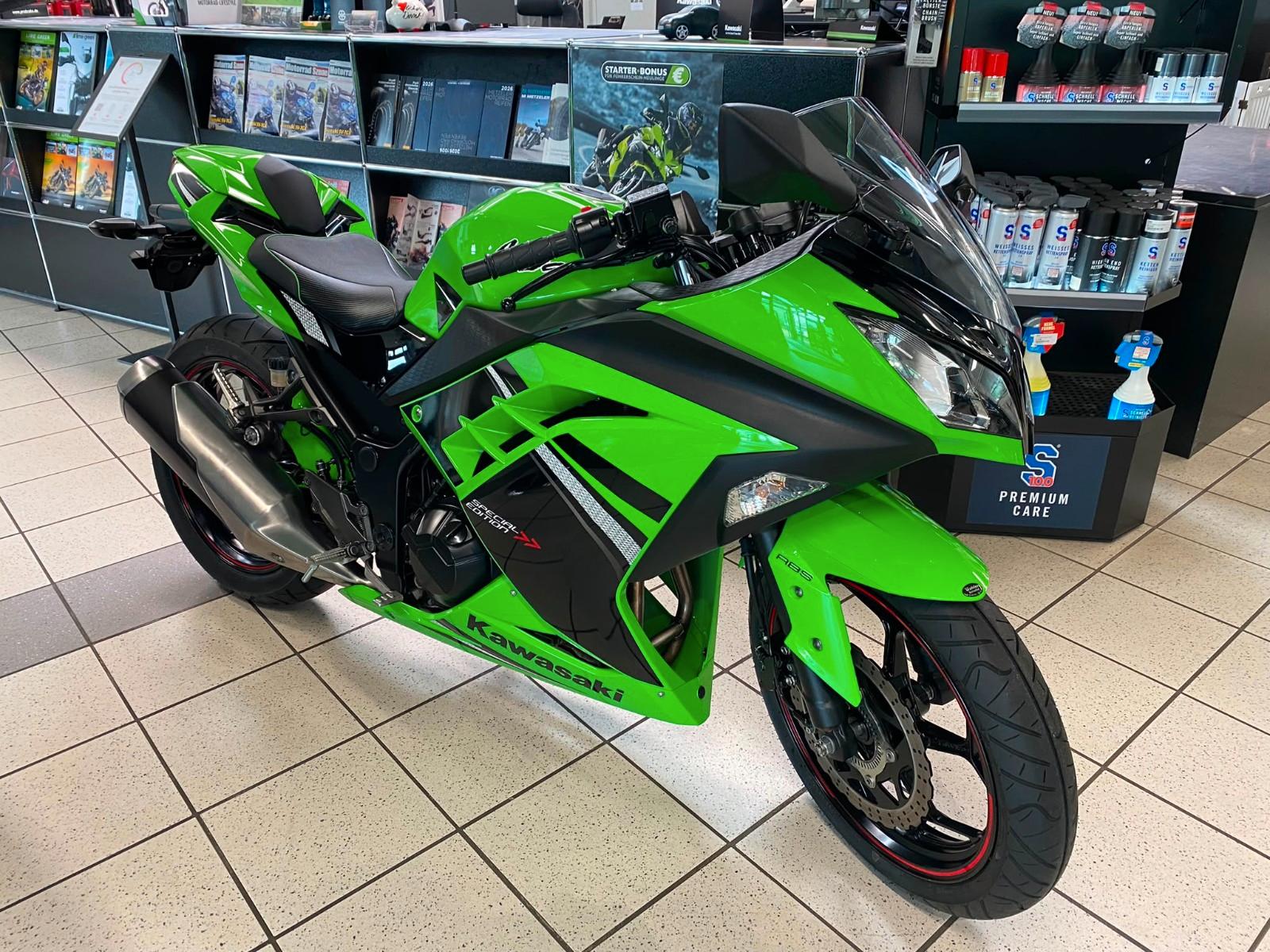 Kawasaki Ninja 300 Special Edition "Tieferlegung 40 mm"