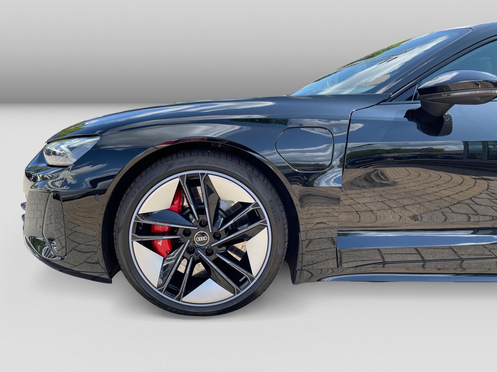 Audi e-tron GT quattro HUD Matrix B&O Pano