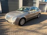 Mercedes-Benz Mercedes E200  W211 - Mercedes-Benz E-Klasse W211 mit Benzin-Antrieb