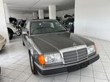 Mercedes-Benz 230 E mit H Kennzeichen Schöner Zustand - Oldtimer: Schöne