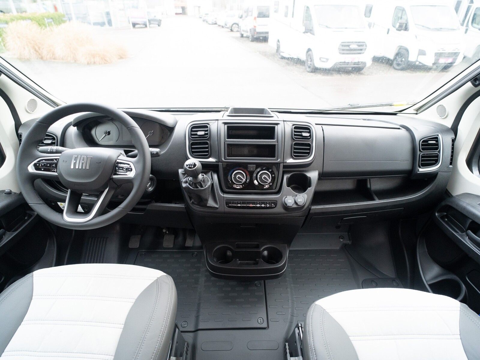 Fahrzeugabbildung Sunlight Adventure Cliff 540 Rahmenfenster, Dieselheizung