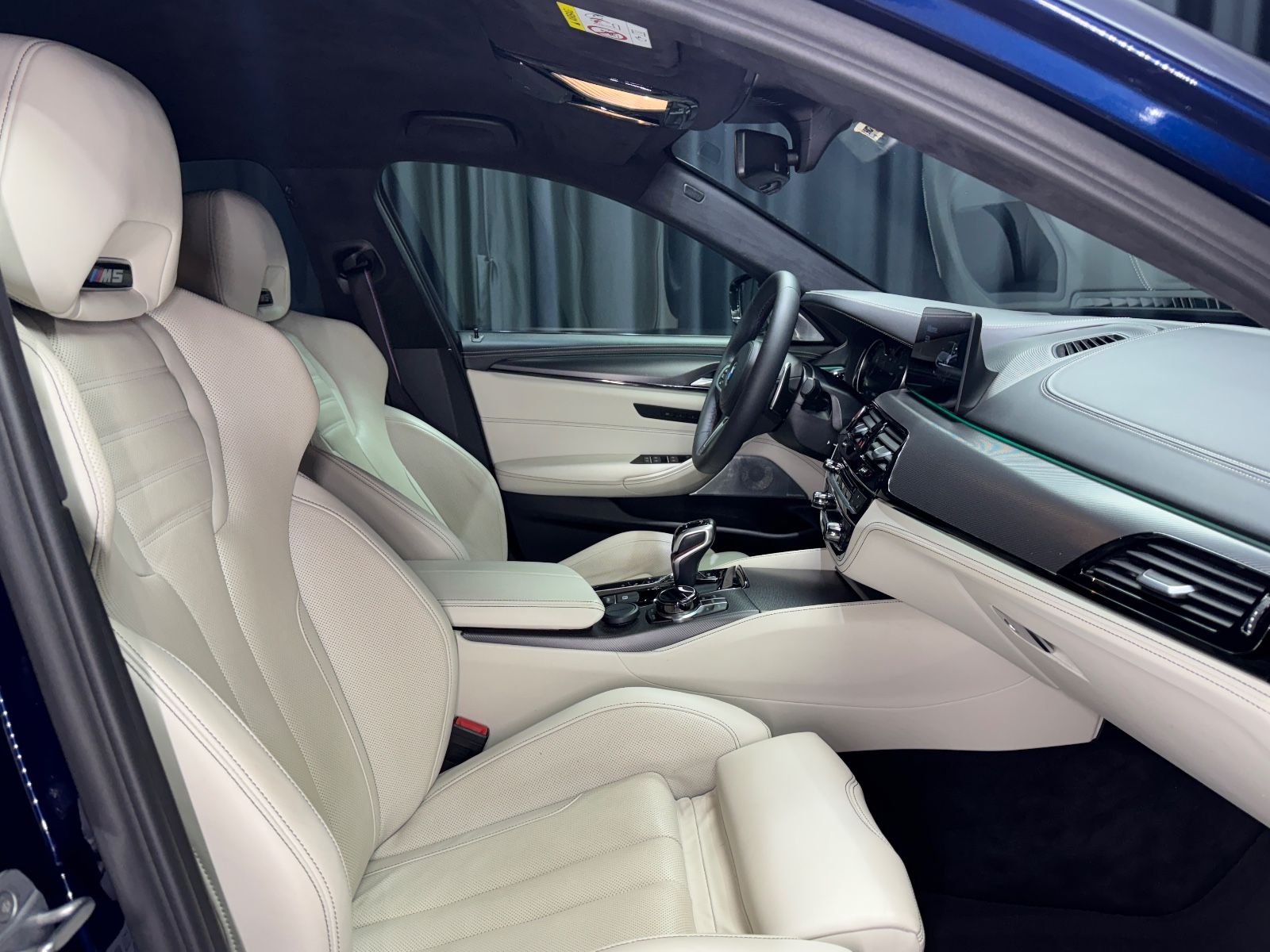 Fahrzeugabbildung BMW M5 LIM|BOWERS|TV|KERAMIK|INDIVIDUAL|VOLL