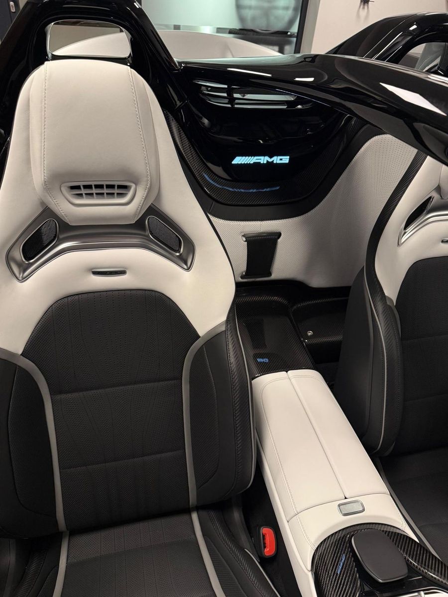 Fahrzeugabbildung Mercedes-Benz AMG PureSpeed STOCK/*1 of 250*/CARBON