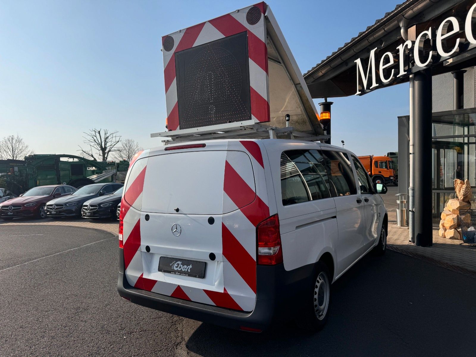 Fahrzeugabbildung Mercedes-Benz Vito 111 CDI Tourer Begleitfahrzeug BF3+ / WVZ