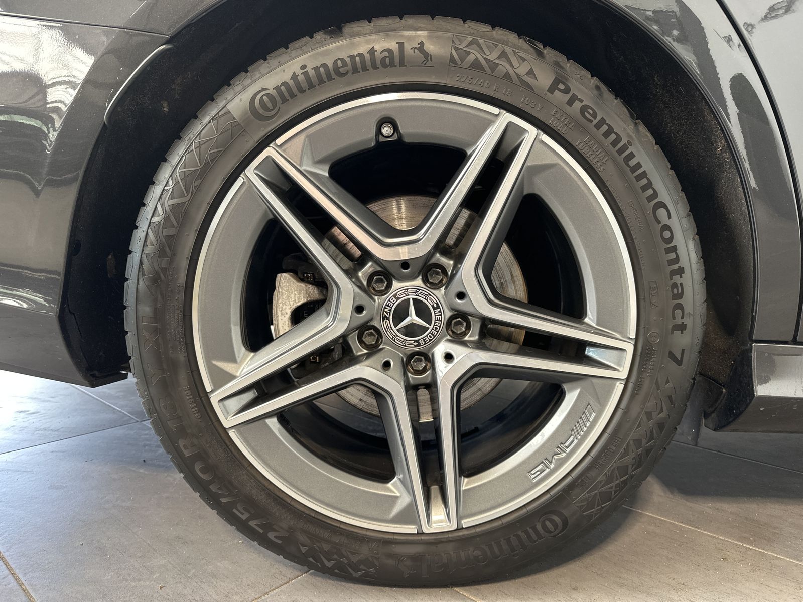 Fahrzeugabbildung Mercedes-Benz E 220d T AMG Line NAV+LED+ACC+HUD+KAM+AHK+18ZOLL