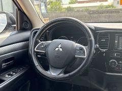 MITSUBISHI Outlander 2.2 DI-D Diamant Edition 4WD Schalter